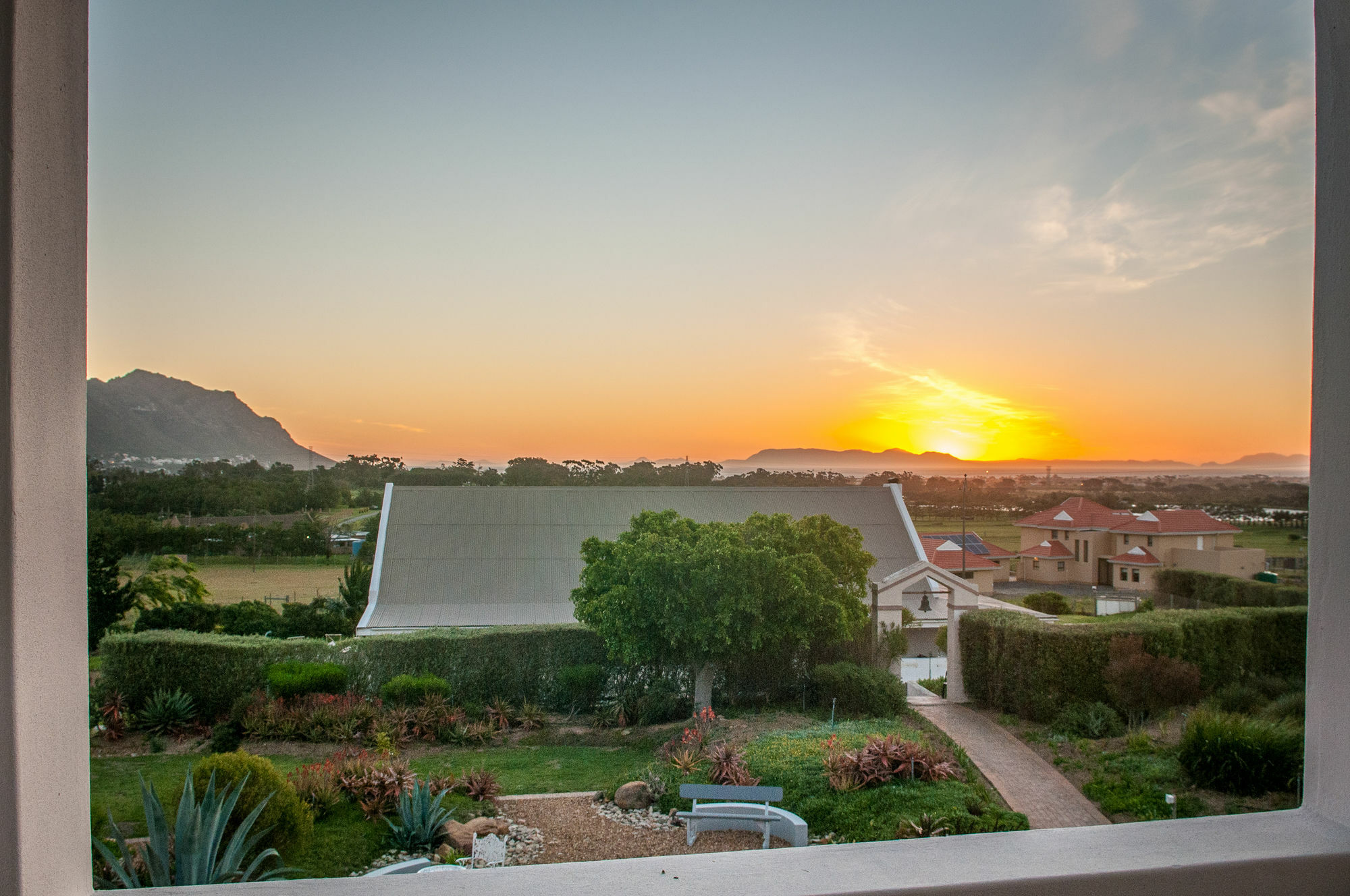 Wind-Rose Guest House Gordonʼs Bay Exteriör bild